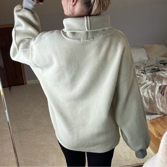 FREE PEOPLE Cream Turtleneck Sweater Large - Picture 2 of 6